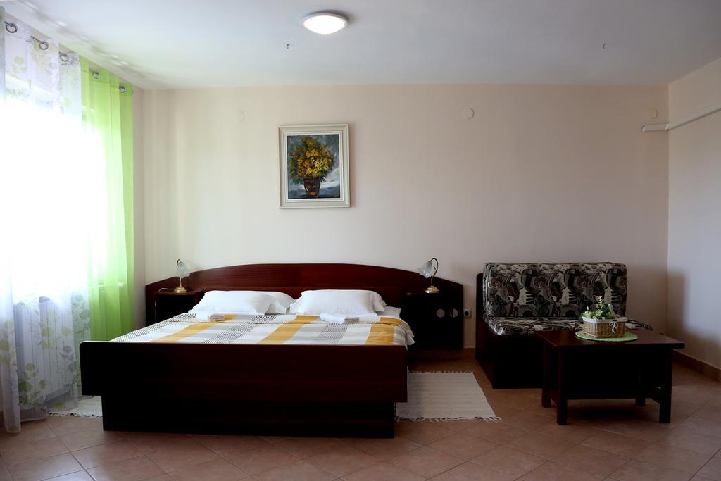 Apartments Max Vrsar Exterior foto