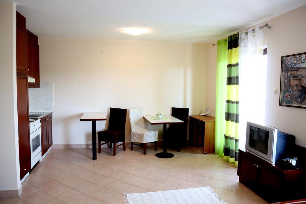 Apartments Max Vrsar Exterior foto