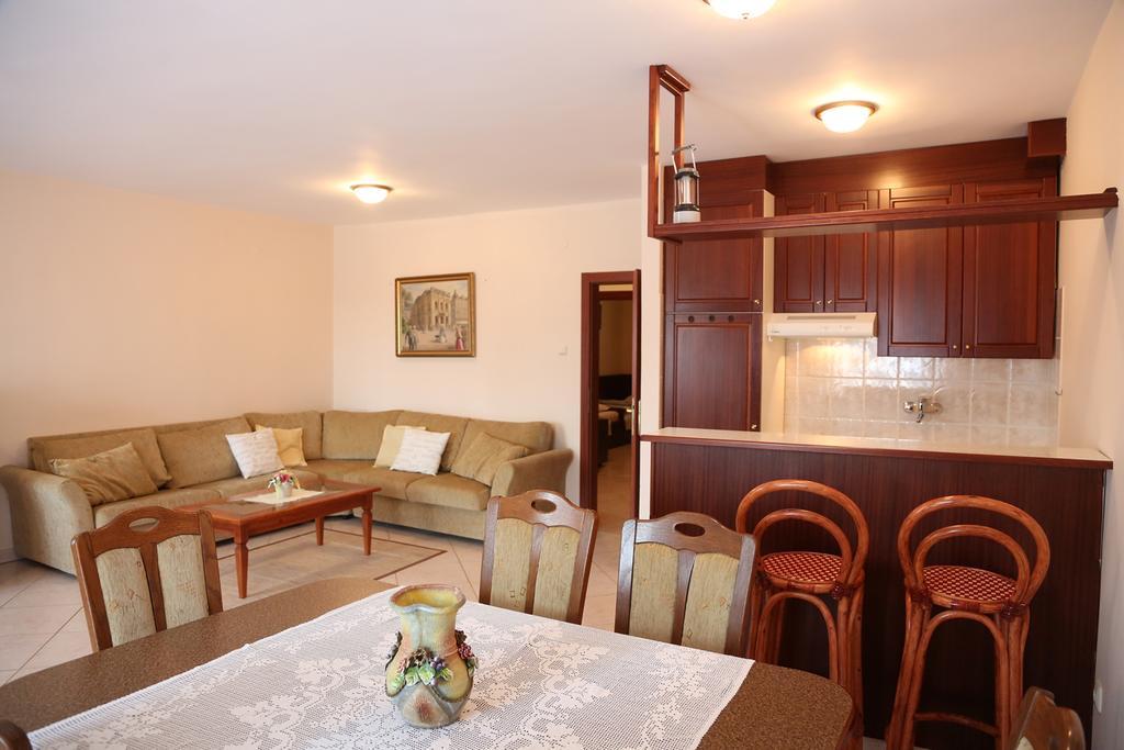 Apartments Max Vrsar Exterior foto