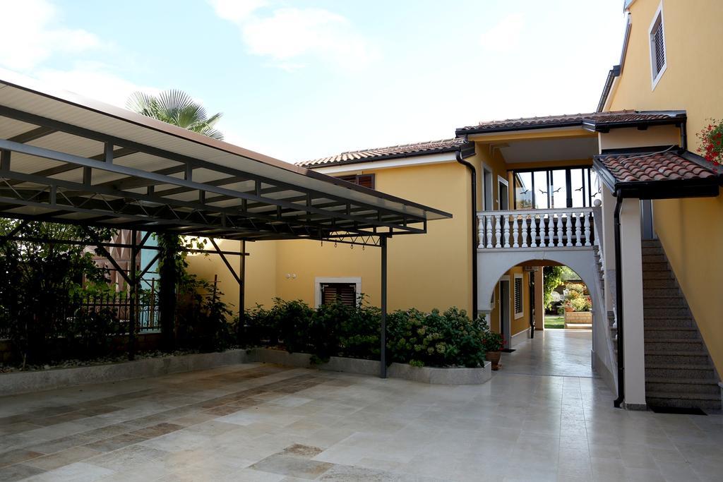 Apartments Max Vrsar Exterior foto