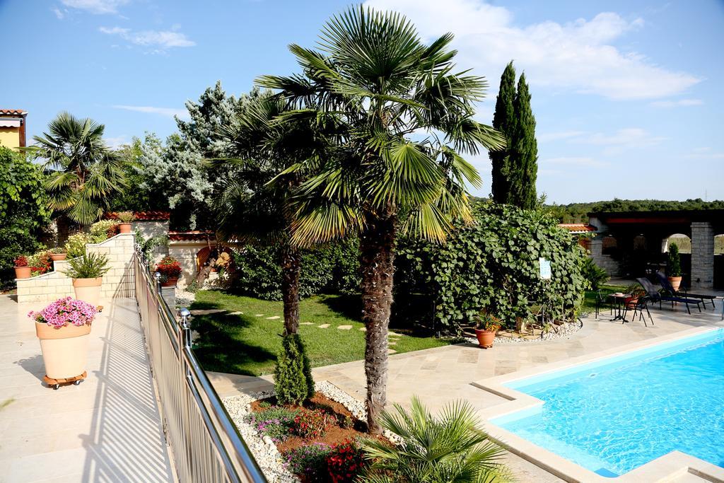 Apartments Max Vrsar Exterior foto
